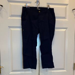 Khombu capris -Navy - Perfect for travel